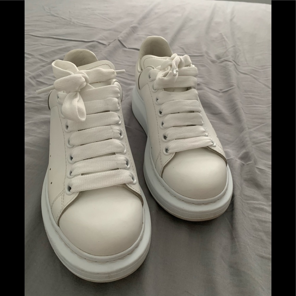 SOLD ❌❌❌❌ALEXANDER MCQUEEN 👟💕